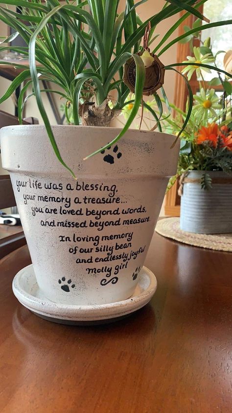 Garden Party Favors, Cat Memorial Gift, Boy Party Favors, Dog Sympathy, Small Flower Pots, Pet Sympathy Gifts, Personalized Pet Memorial, Painted Flower Pots, Dog Memorial Gift