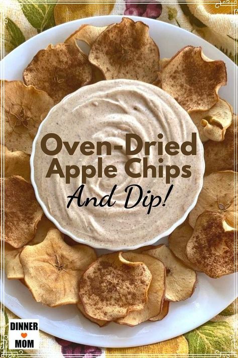 Fall Recipes Snacks, Baked Apple Chips, Cinnamon Apple Chips Baked, Dried Apple Chips, Healthy Fall Snacks, Apple Chips Recipe, Dehydrated Apples, Cinnamon Apple Chips, Apple Chips Baked