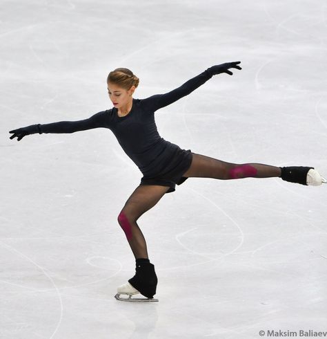 Figure Skating Funny, Ice Skating Photography, Ice Skating Pictures, Alena Kostornaia, Aliona Kostornaia, Ice Skating Costumes, Figure Ice Skates, Figure Skating Outfits, Ice Skating Outfit