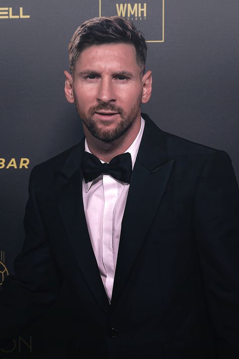 Messi Suit, Ramos Aesthetic, Sons Of Anarchy Tara, Nf Artist, Template Meme, Messi Psg, Messi Goals, Messi Poster, Messi Videos