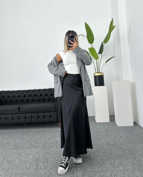 24 Chic and Classy Long Skirt Outfit Ideas You'll Love - The Wandering Girl Classy Long Skirt, Long Skirt Outfit Ideas, Tie Dye Long Skirt, Long Skirt Outfits For Summer, Long Skirt Outfit, Black Satin Skirt, Skirt Outfit Ideas, White Long Skirt, Long Skirt Outfits