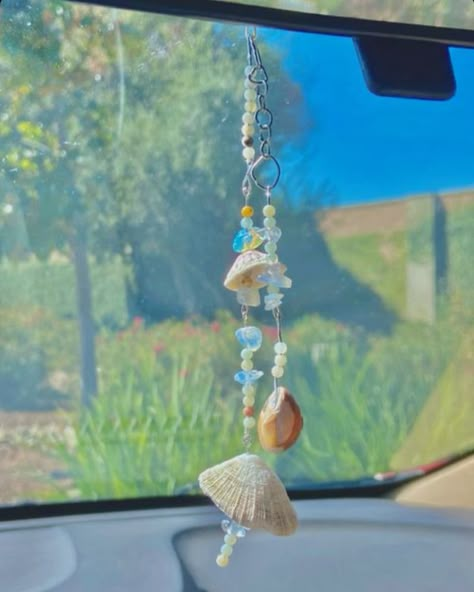 First Car Aesthetic, Ocean Beach Aesthetic, Hair Clips Crochet, Crafts To Do When Bored, Cars Decor, Must Have Car Accessories, My New Car, Girly Car Accessories, Beach Shade