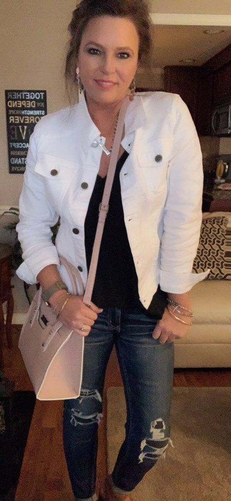 Styling White Denim Jacket, White Jean Jacket Outfits, White Denim Jacket Outfit, Denim Jacket Styling, White Jacket Outfit, Jean Jacket Outfit, Denim Jacket Outfits, Beverly Ennis Hoyle, White Jackets