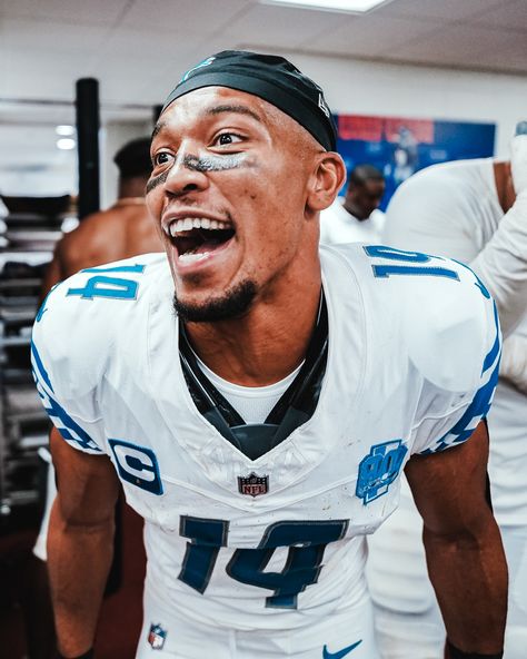 Waking up all smiles on this #VictoryFriday | Instagram Amon Ra St Brown Wallpaper, Detroit Lions Funny, Amon Ra St Brown, Ryan Williams, Nfl Wallpaper, Amon Ra, Funny Lion, Football Pics, Black Kings