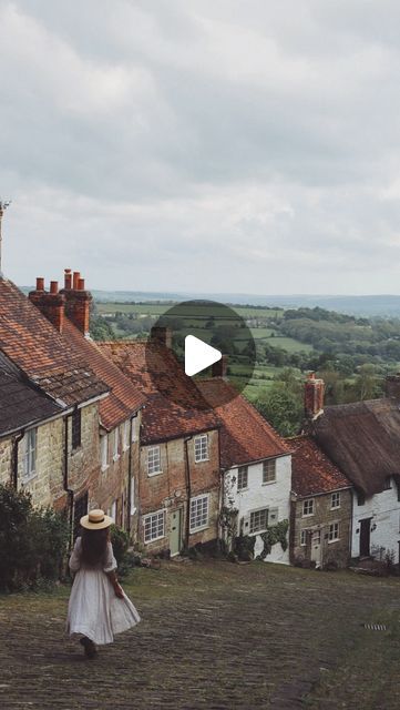 Bean & Bear | UK Countryside on Instagram: "Fairytale places to visits in Dorset, England 🧚🏻🇬🇧
(Part Four) 

As summer is fast approaching, we thought we’d share some of our favourite places to visit in the beautiful county of Dorset. Set in the southwest of England, it’s known for its Jurassic coastline and stunning countryside. 

- Thomas Hardy’s Cottage, Dorchester 
- Swanage Railway, Corfe Castle 
- Durdle Door, Jurassic Coast 
- Gold Hill, Shaftesbury 

Which would you choose to visit? We visited all of these places multiple times. Dorset is such a magic place ✨

#beautifuldestinations #visitdorset #dorset #fairycore #fairytale #dorsetlife #dorsetcoast #englishgarden #thisprettyengland #englandtrip #englishcountryside #britishcountryside #escapetothecountry #scenicbritain #visituk Gold Hill Shaftesbury, English Countryside Aesthetic, English Countryside Cottage, Fairytale Places, New England Aesthetic, Durdle Door, Dorset Coast, Corfe Castle, Gold Hill