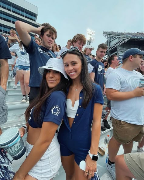 College Outfits Football Games, Penn State Football Game Outfit, Psu Game Day Outfit, Penn State Tailgate Outfit, Penn State Outfits, Penn State Game Day Outfits, Penn State Clothes, Casual Outfits College, Football Game Outfit College