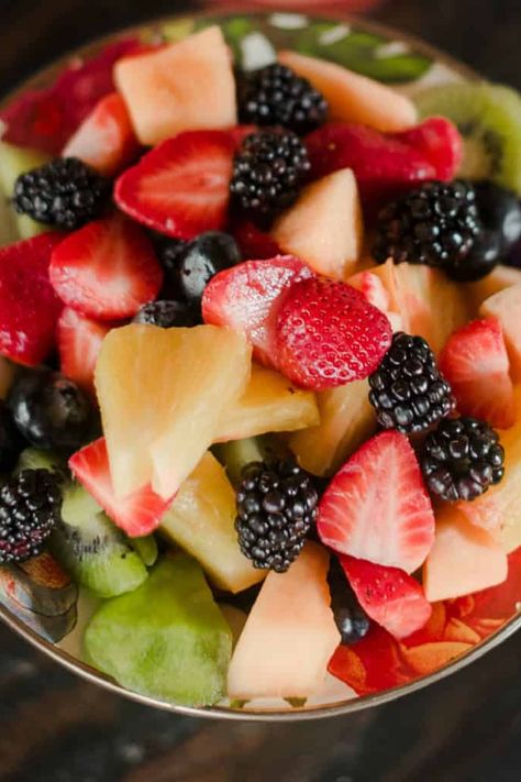 Vanilla Fruit Salad Recipe Vanilla Fruit Salad, Poppy Seed Fruit Salad, Summer Fruit Salad Recipe, Summer Fruit Salad, Easy Fruit Salad Recipes, Vanilla Fruit, Fruit Salad Recipe, Fruit Salad Easy, Summer Salads With Fruit