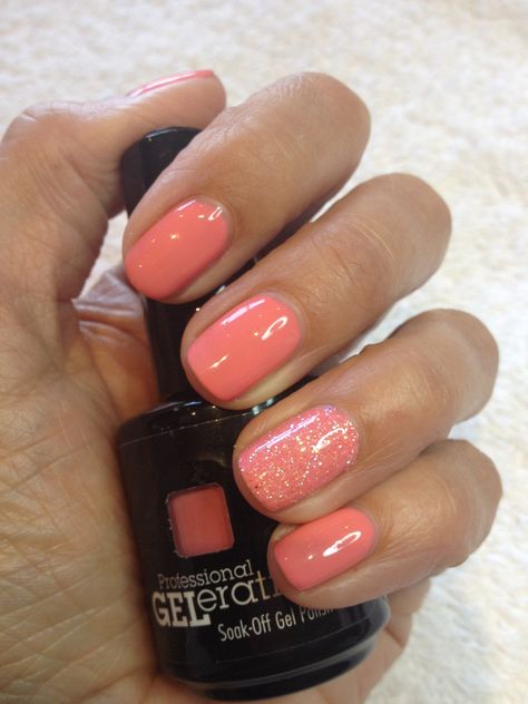 Coral Nails With Glitter Accent, Sparkle Peach Nails, Toe Nail Colors 2024 Spring, Gel Nails Coral Color, Peach Fingernails, Pink Dip Nails Ideas, Vacation Dip Nails Tropical, Peach Color Nails Designs Coral, Coral Nail Designs Summer