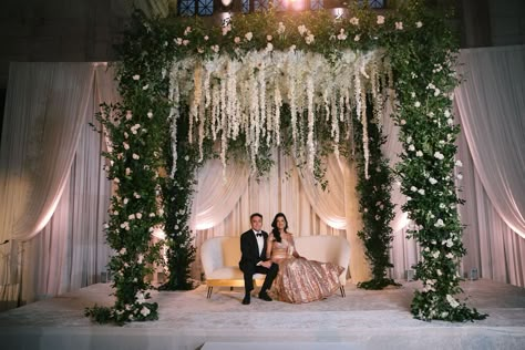 Green And White Wedding Decor Indoor, Wedding Banquet Decor, Bride And Groom Stage Decor, Floral Wedding Stage Decor, Wedding Backdrop Design Green, White And Green Wedding Entrance, Green Stage Decoration, Reception Stage Decoration Indian Indoor, All White Reception