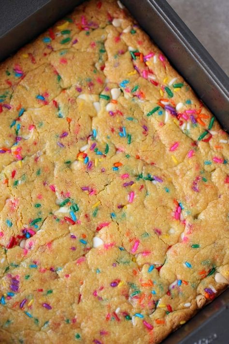 Yellow Cake Mix Desserts, Yellow Cake Mix Cookies, Easy To Make Cake, Funfetti Cake Mix Cookies, Cake Mix Bars, Yellow Cake Mix Recipes, Cake Mix Brownies, Cake Mix Cookie, Cake Mix Cookie Bars