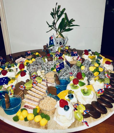 Australia Party Food, Australia Themed Party, Aussie Themed Party, Australia Day Food Platter, Aussie Party, Australian Snacks, Grazing Boxes, America Party, Party Platter