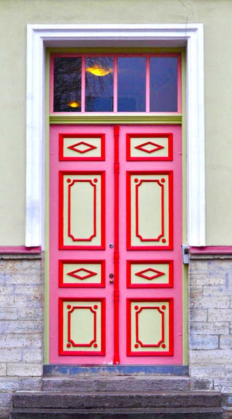 Artistic Doors Painted, Colorful Indoor Doors, Colourful Door Frames, Funky Door Painting, Door Aesthetic Decor, Maximalist Door, Colorful Doors Interior, Cool Door Painting, Coloured Front Door