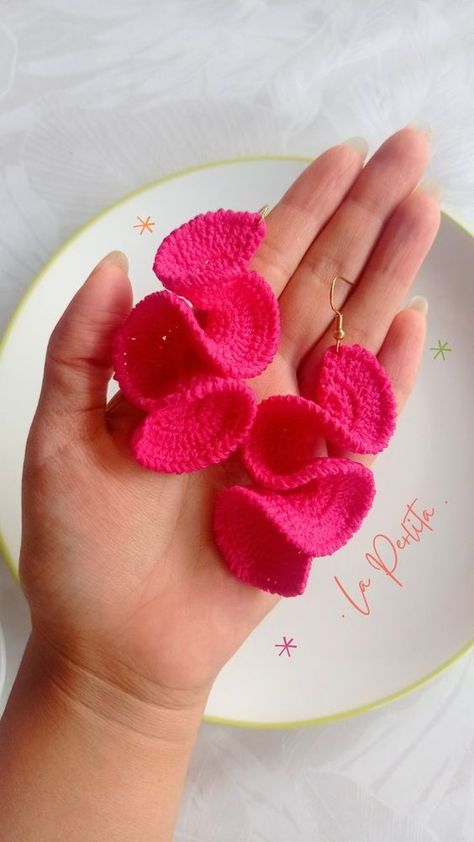 Crochet Jewlery, Crochet Jewelry Patterns, Crochet Earrings Pattern, Mode Crochet, Crochet Business, Crochet Fashion Patterns, Crochet Flower Patterns, Free Crochet Patterns, Earring Patterns