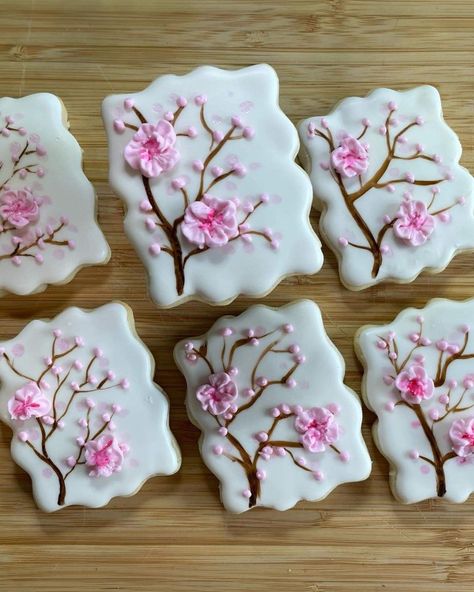 Cherry Blossom Cookies, Cherry Blossom Cookie, Designer Cookies, Cherry Blossom Theme, Easter Sugar Cookies, Blossom Cookies, Baby Shower Desserts, Spring Cookies, Sugar Cookie Designs