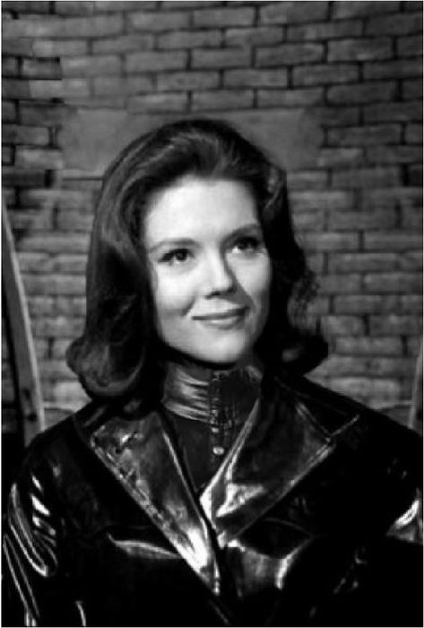 Dianna Rigg as Mrs Emma Peel. by CatwomanOfLeather1 Diana Riggs, Dame Diana Rigg, Avengers Girl, Emma Peel, Nancy Sinatra, Bond Girls, Woman Movie, New Avengers, The Avengers