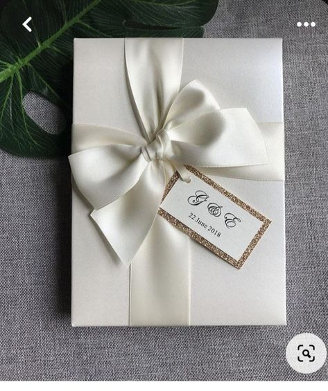 Classy Invitations, Wedding Invitations Elegant, Classy Wedding Invitations, Wedding Planning Decor, Wedding Bows, Wedding Envelopes, Hair Decorations, Ely, Elegant Wedding Invitations