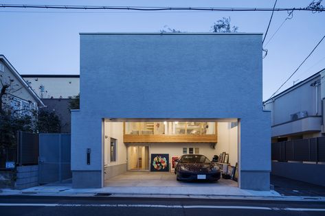 Japanese Garage, Small Prefab Cabins, Modern Japanese House, Houses In Japan, Hall House, Home Styles Exterior, Prefab Cabins, Modern Garage, Minimal House Design