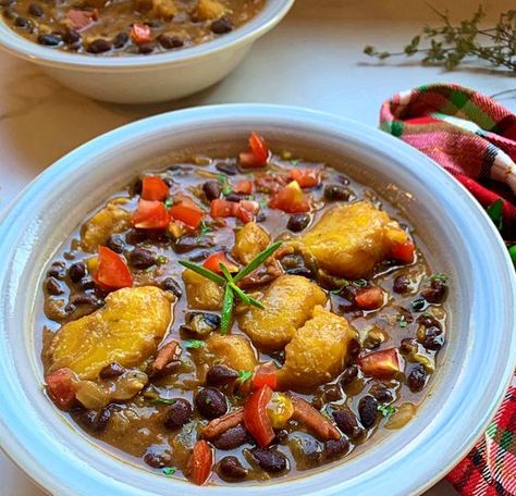 20+ Tasty Plantain Recipes - The Kitchen Community Jamaican Plantains, Mofongo Recipe, Beans Stew, Baked Plantain Chips, Soup Menu, Baked Plantains, Black Bean Stew, Cooking Bananas, Plantain Recipes