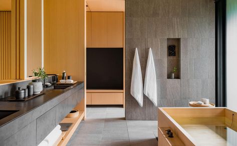 Aman Kyoto, Kerry Hill Architects, Japanese Ryokan, Kerry Hill, Tatami Room, Traditional Japanese Architecture, Japanese Bath, Luxury Rooms, Bedroom With Ensuite