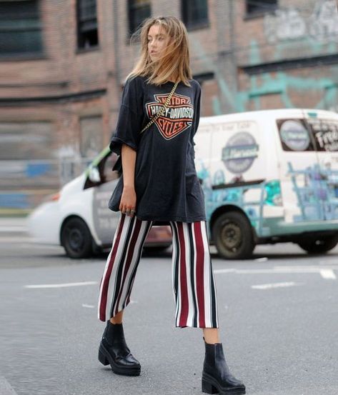 Look Grunge, Looks Street Style, Moda Vintage, Mode Inspo, Doc Martens, Mode Vintage, Looks Style, Mode Inspiration, Outfit Casual