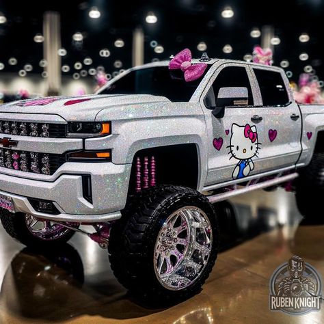 Hello Kitty Truck, Pretty Trucks, Hello Kitty Car, Cool Room Designs, Cool Car Accessories, Pink Car, Pretty Cars, Cute Cars, Room Designs