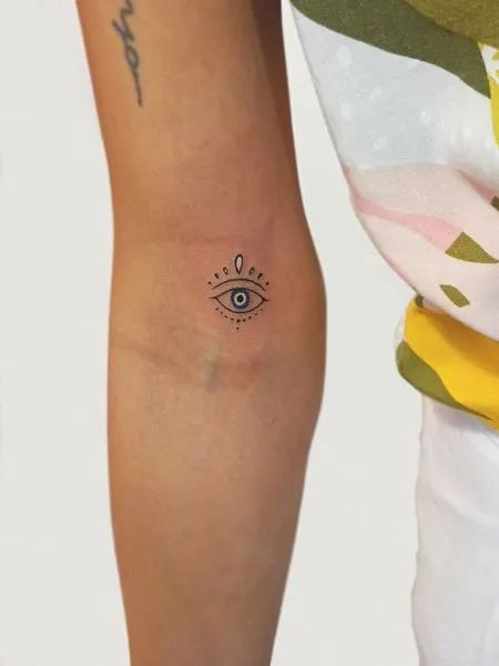 Small Evil Eye Tattoo Greek Eye Tattoo, Small Evil Eye Tattoo, Greek Evil Eye Tattoo, 3rd Eye Tattoo, Ojo Tattoo, Small Mandala Tattoo, Third Eye Tattoos, Small Wave Tattoo, See Tattoo