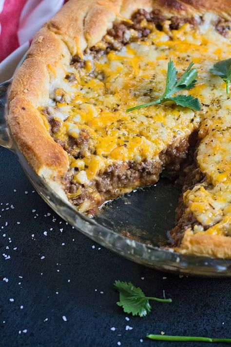 20-minute taco pie with crescent rolls | Feast and Farm Taco Pie With Crescent Rolls, Crescent Roll Recipes Dinner, Crescent Roll Crust, Crescent Recipes, Taco Pie, Crescent Roll Recipes, Crescent Rolls, Beef Dishes, Rolls Recipe