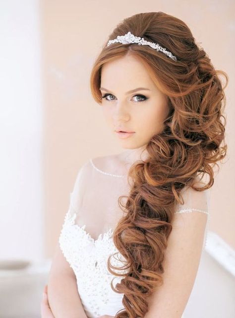 curly wedding hairstyle for long hair with tiara headband Curly Wedding Hair, Elegant Wedding Hair, Tiara Hairstyles, Best Wedding Hairstyles, Side Swept, Trendy Wedding Hairstyles, Wedding Hairstyles Updo, Mod Wedding, Wedding Hairstyles For Long Hair