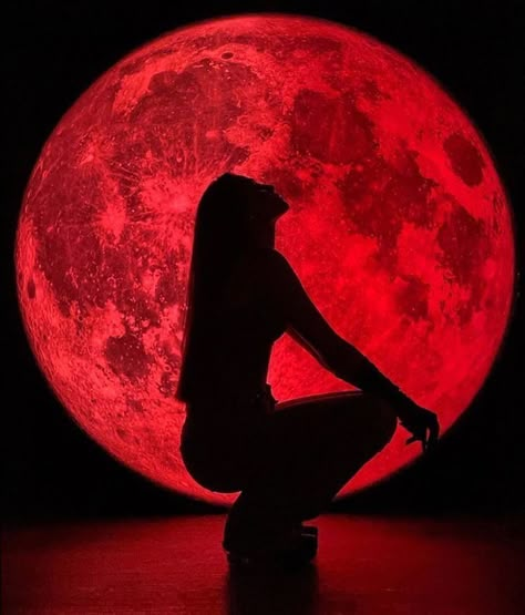 Dark Feminine Energy, Dark Feminine Aesthetic, Red Moon, Crescent City, Dark Feminine, Feminine Aesthetic, Red Aesthetic, Feminine Energy, Divine Feminine