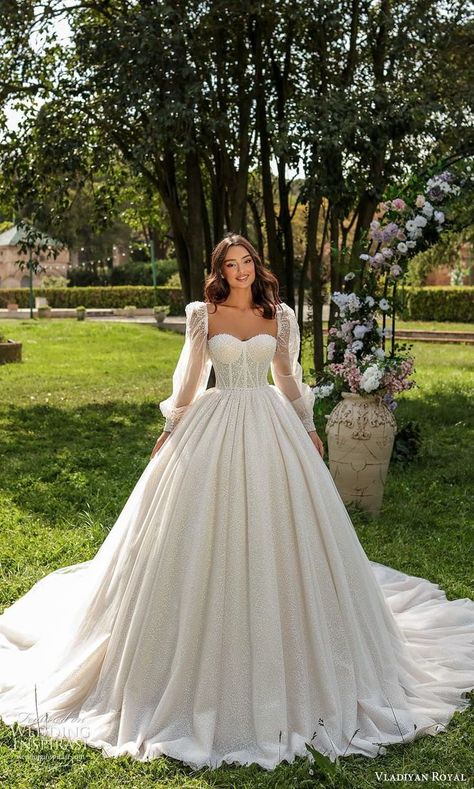 Wedding Guest Gowns, Bride Attire, Fall Wedding Guest, Formal Wear Dresses, Fall Wedding Guest Dress, Pretty Wedding Dresses, Womens Wedding Dresses, Plus Size Formal Dresses, Wedding Dress Fabrics