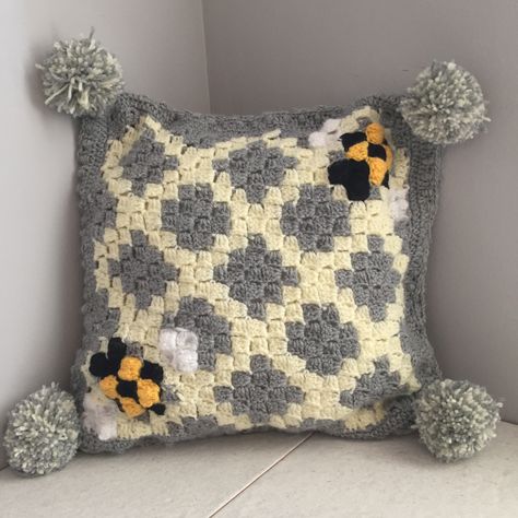 Pocket Pillow Pattern, Crochet Corner To Corner, Corner To Corner Crochet Pattern, Crochet Cushion Pattern, Sc Crochet, Corner Crochet, Corner To Corner Crochet, 4mm Crochet Hook, Pocket Pillow