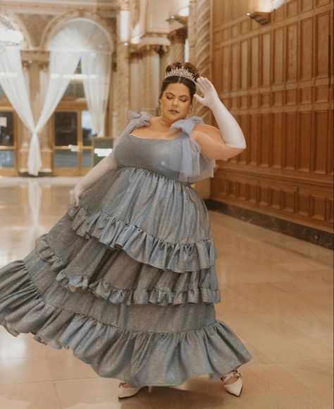 Angel Dress Plus Size, Plus Size Fantasy Aesthetic, Plus Size Bridgerton Dresses, Plus Size Royalcore, Plus Size Princess Dress, Plus Size Fantasy Dress, Bridgertons Party, Fat Princess, Masquerade Aesthetic