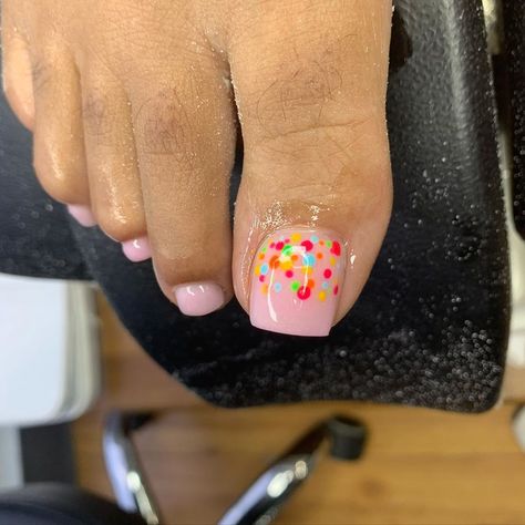 Polka Dot Pedicure, Rounded Acrylic Nails, Acrylic Toes, Acrylic Toe Nails, Polka Dot Nails, Short Nails Art, Leopard Nails, Dots Nails, Toe Nail Designs