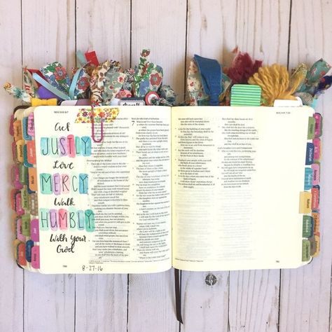 Journaling 101, How To Journal, Quotes Arabic, Bible Journaling Ideas Drawings, Bible Journal Notes, Bible Doodling, Niv Bible, Inspire Bible Journaling, Bible Text