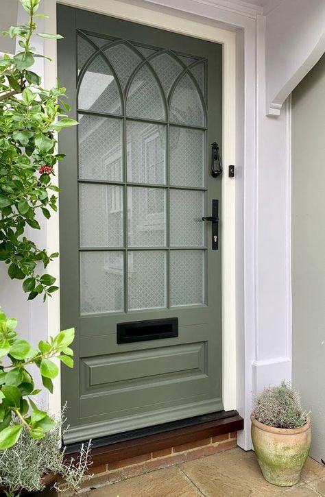 24 Green Front Door Paint Color Ideas 58 24 Green Front Door Paint Color Ideas Olive Green Front Door Colors, Grey House Door Color Ideas, Olive Green Front Door, Olive Front Door, Door Paint Color Ideas, Cape Exterior, Lake Patio, Exterior Front Door Colors, Green Front Door