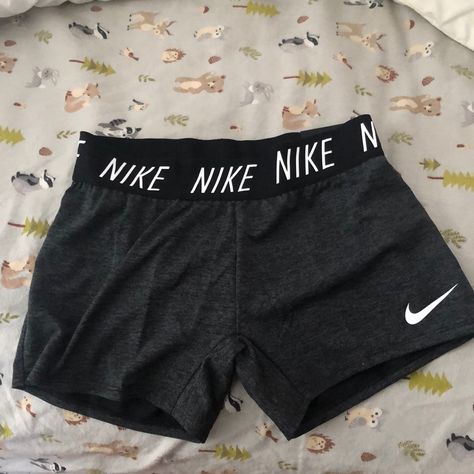 These Are 3” Shorts And Are Super Comfortable And Breathable. This Is Brand New With Tags And Has Never Been Worn Before! Spandex Shorts Outfit, Nike Biker Shorts, Nike Spandex Shorts, Gymwear Outfits, Nike Spandex, Black Nike Shorts, Cute Nike Outfits, Lazy Day Outfits, Cute Preppy Outfits