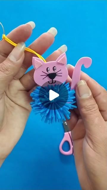 Itsy Bitsy Artsy I Art & Craft I Creative DIY on Instagram: "DIY a Cute Kitty Keychain from foam sheet 🐈🏷✨ It's easy and creative DIY project and  also an amazing crafting gift idea.
.
.
.
📌Follow me for more :
➡️ @itsy_bitsy_23
➡️ @itsy_bitsy_23
➡️ @itsy_bitsy_23
.
.
.
#foamsheetcraft #keychaindiy #diykeychain #kindergartenart #CraftyCreations #handmade #keychaincraft #ArtisanCraft #easycrafts #kindergartenactivities #craftygift #sustainablecraft #craftedgifts #CraftyInnovation #handmadegifts #HomemadeHues #CraftersOfInstagram #CreativeKids #parentchildhandmade #childrencrafts #HandcraftedHappiness #CreativeFun #InnovativeCrafts #simplecraft
#CraftersCommunity #parentchildcraft" Foam Sheet Crafts, Keychain Craft, Foam Sheets, Crafty Gifts, Kindergarten Art, Diy Keychain, Artisan Craft, Creative Kids, Kindergarten Activities