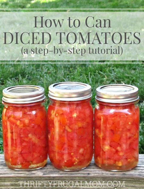 This easy step-by-step photo tutorial will have you saving money and canning your own diced tomatoes in no time! Who knew it could be so simple? Simple Canning, Preserve Tomatoes, Canned Tomato Juice, Canning Tomatoes Recipes, Pickled Tomatoes, Can Diced Tomatoes, Home Canning Recipes, Canning Vegetables, Canning Recipe