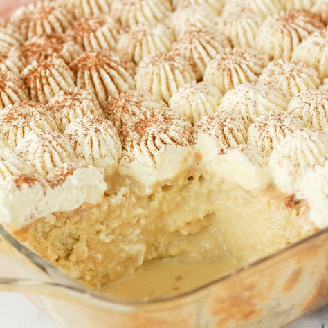 Dominican Cake Recipe, Tres Leches, Easter Dinner, Sweets Recipes, Sweets Desserts, Gorgeous Nails, Rice Krispie Treat, Love Is Sweet, I Love Food