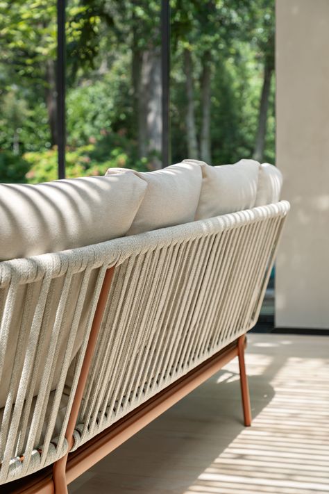 Exterior Sofa, Cane Outdoor Furniture, Rope Outdoor Furniture, Outdoor Sofa Rattan, Outdoor Couch Diy, Rope Furniture, Eco Sofa, Practical House, Beach Sofa