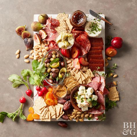 Use these ideas for inspiration to make your own appetizer platter. #holidaymenu #holidayrecipes Antipasto Tray, Easy Charcuterie, Entertaining Menu, Charcuterie Ideas, Seasoned Veggies, Charcuterie Plate, Cheese Plates, Appetizer Platters, Antipasto Platter