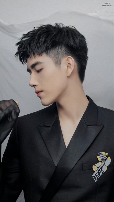 Korean Haircut Men, Asian Men Short Hairstyle, Asian Man Haircut, Korean Men Hairstyle, Mens Haircuts Short Hair, Chen Feiyu, Korean Haircut, Asian Haircut, Men Hairstyle