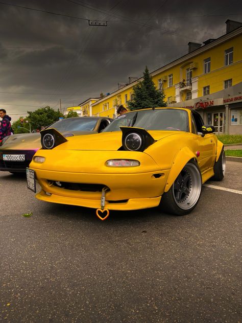 1990 Miata Mx5, 1990 Mazda Miata, Yellow Miata, Mazda Miata Mx5 1990, Miata Aesthetic, Miata Mods, Miata 1990, Miata Car, Mazda Roadster