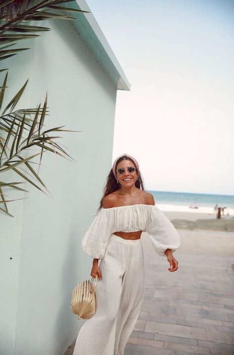 Beach Outfits Women Summer, Beach Outfit Plus Size, Elegant Beach Outfit, Sweatpants Outfit For School, Preppy Beach Outfits, Classy Beach Outfit, Modest Beach Outfit, Beach Outfits Women Plus Size, Fall Beach Outfits