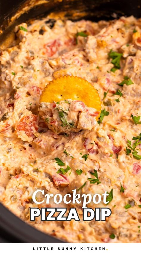 Crock Pot Pizza Dip is amazingly tasty, so simple to make in your slow-cooker and will be a huge hit at your next party. Dips In The Crockpot, Jalepeno Dip Crock Pot, Crockpot Pepperoni Dip, Pepperoni Dip Crock Pot, Slow Cooker Taco Dip, Crock Pot Pizza Dip, Beef Dip Crock Pot, Crockpot Snacks Appetizers, Crock Pot Appetizers For A Crowd