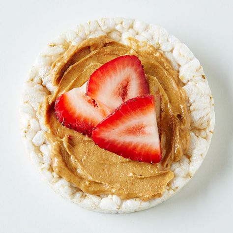 PB and strawberry rice cake | Recipes | WW USA Rice Cakes Healthy, Smart Points Recipes, Rice Cake Recipes, Weight Watchers Snacks, Points Recipes, Starters Recipes, Eat Smarter, Ww Recipes, Rice Cakes