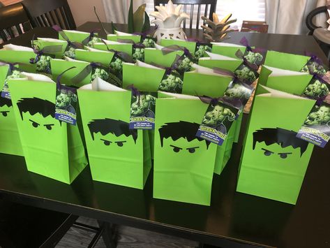 Hulk birthday favors, party bags, hulk face bags, green and black bags, Avenger party favors. Hulk Party Favors, Hulk Birthday Parties, Godzilla Birthday, Hulk Party, Hulk Birthday, Baby Boy Outfits Swag, Avengers Party, Avengers Birthday, Baby Boy Birthday