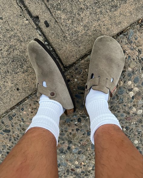 Birkenstock Boston Taupe Outfit Men, Taupe Boston Birkenstock Outfit, Birkenstock Boston Men, Birkenstock Boston Khaki, Birk Clogs, Birkenstock Boston Clog Taupe, Guys In Birkenstock Clogs, Boston Taupe, Birkenstock Boston Taupe