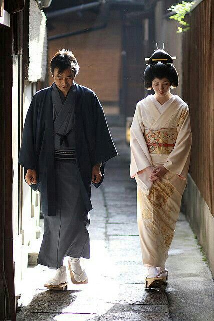 мужчина и женщина кимоно Япония \ man woman kimono Japan Traditional Japanese Clothing, All About Japan, Memoirs Of A Geisha, Turning Japanese, Zhang Ziyi, Tokyo Street Fashion, Japanese Clothing, Japanese Geisha, Japanese People