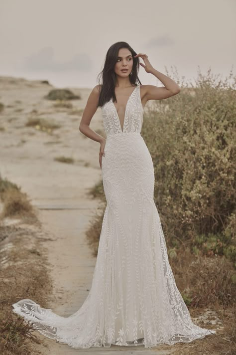 Mermaid Wedding Dress 2022, Plunge Neck Fit And Flare Wedding Dress, Rish Wedding Dress, Boho Wedding Dress Fitted, Beaded Lace Wedding Dress Fit And Flare, Rish Bridal Selene, Boho Fitted Wedding Dress, Fit And Flare Boho Wedding Dress, Boho Beaded Wedding Dress